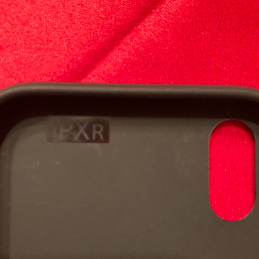Red bubble Red Lips iPhone XR Tough - Picture 5 of 6